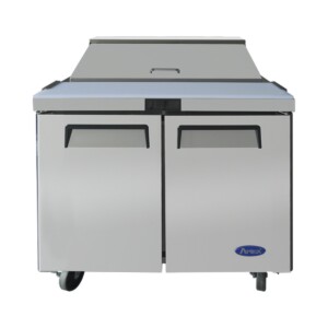 Atosa MSF3610GR Mesa Para Preparación De Sandwiches y Ensaladas 2 Puertas Sólidas Acero Inoxidable 8.7 Pies Cúbicos 92 Cm